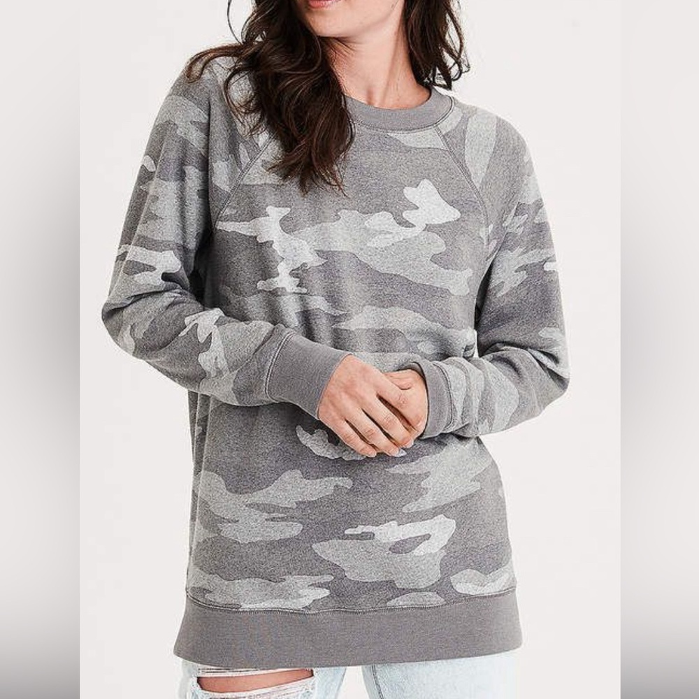 American Eagle crew neck
